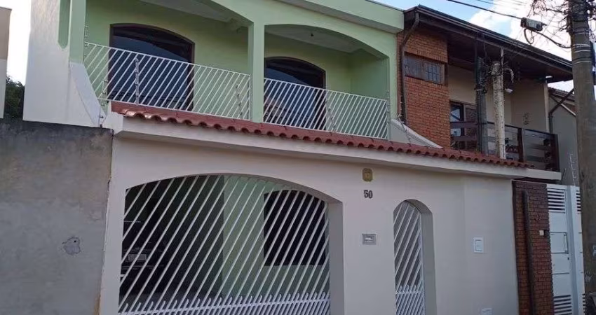 Sobrado com 3 quartos, sótão e aquecimento solar na Vila Carvalho
