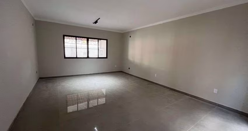 Casa no Central Parque com 3 Quartos, Suíte, Quintal e Garagem Ampla