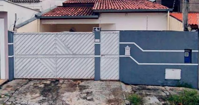 Ótima Casa no Jardim Piazza di Roma com Suíte e Garagem para 3 Carros