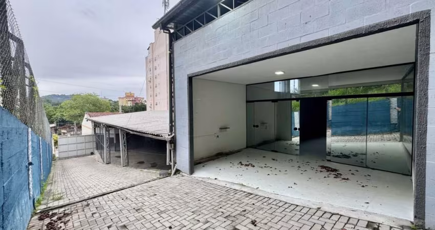 Barracão / Galpão / Depósito com 4 salas para alugar no Velha, Blumenau 
