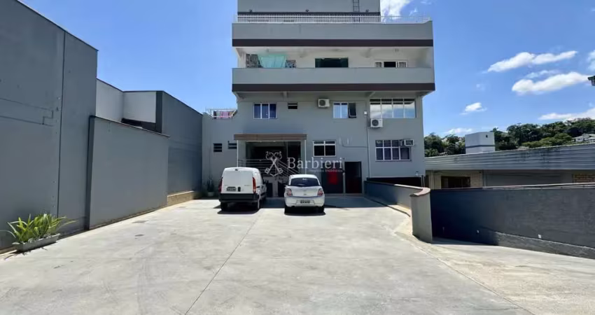 Sala comercial com 3 salas para alugar em Água Verde, Blumenau 