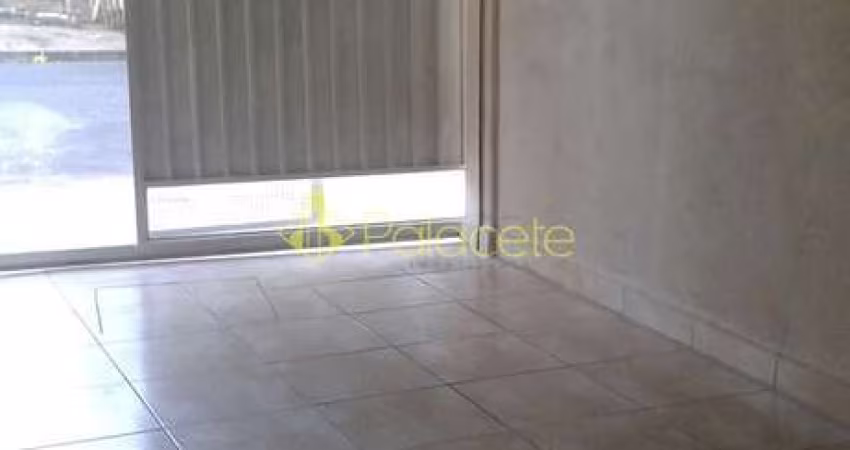 Casa à venda 3 Quartos, 1 Suite, 1 Vaga, 250M², Residencial Mombaça, Pindamonhangaba - SP