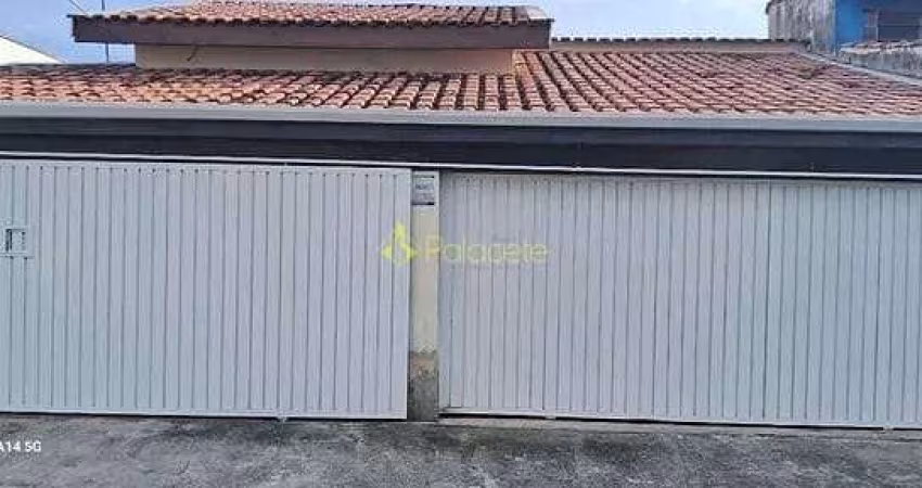Casa à venda 3 Quartos, 1 Suite, 2 Vagas, 300M², Carangola, Pindamonhangaba - SP