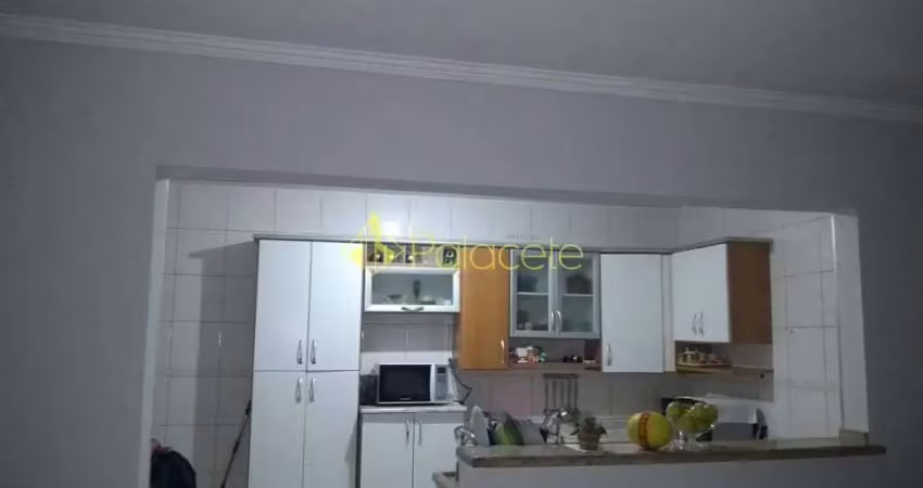 Casa à venda 3 Quartos, 1 Suite, 4 Vagas, 175M², Loteamento Residencial Andrade, Pindamonhangaba -