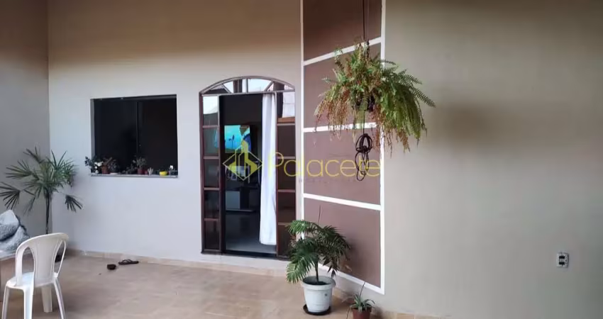 Casa à venda 3 quartos, 1 suite, 4 vagas, 200m², loteamento residencial e comercial araguaia, pinda