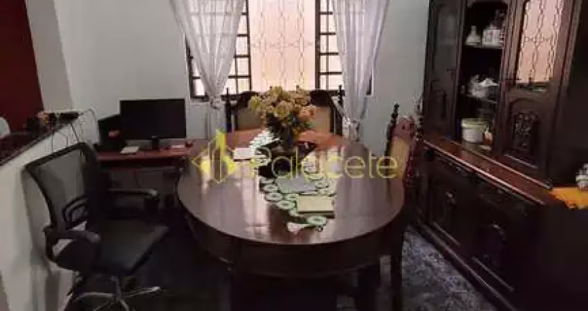 Casa à venda 3 Quartos, 1 Suite, 2 Vagas, 154M², Conjunto Residencial Araretama, Pindamonhangaba -