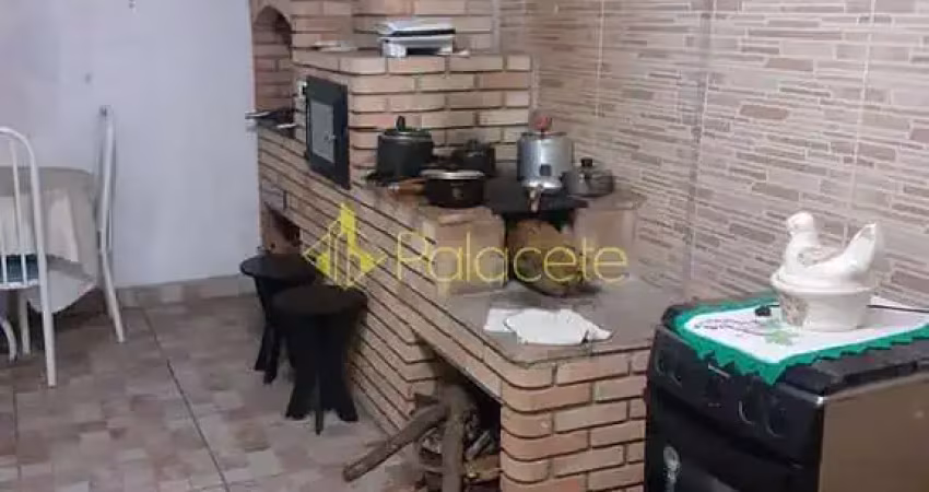 Casa à venda 3 Quartos, 1 Suite, 2 Vagas, Centro, Tremembé - SP