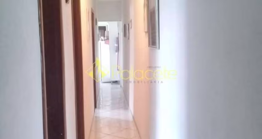 Casa à venda 3 Quartos, 1 Suite, 2 Vagas, 249.9M², Bosque da Princesa, Pindamonhangaba - SP