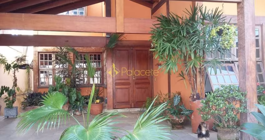 Casa à venda 5 Quartos, 3 Suites, 4 Vagas, 400M², Centro, Pindamonhangaba - SP