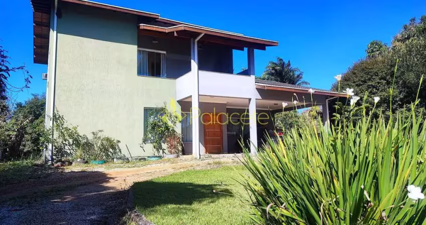 Casa à venda 3 Quartos, 1 Suite, 4 Vagas, 2105M², Parque Lago Azul, Pindamonhangaba - SP