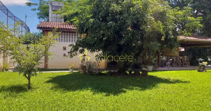 Casa à venda 3 quartos, 3 suites, 4 vagas, 1086.2m², condomínio village paineiras, pindamonhangaba
