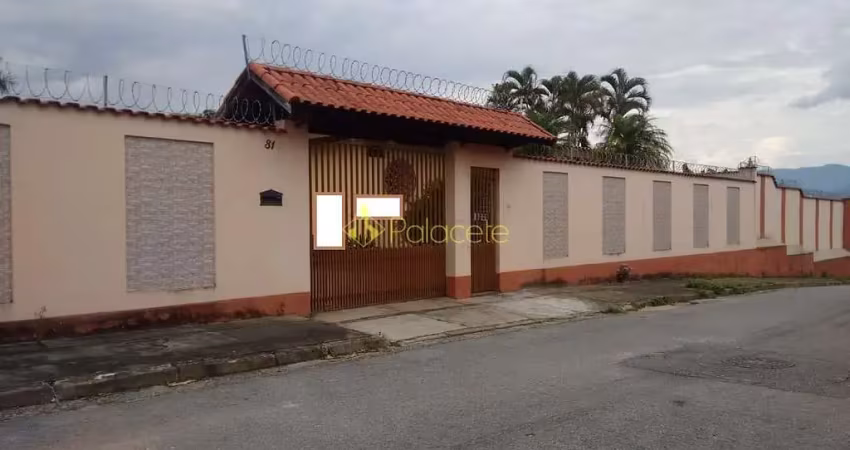Casa à venda 3 Quartos, 1 Suite, 6 Vagas, Santana, Pindamonhangaba - SP