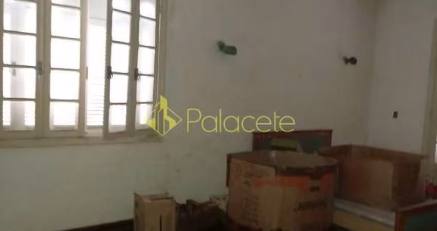 Casa à venda 7 Quartos, 3 Vagas, Centro, Guaratinguetá - SP