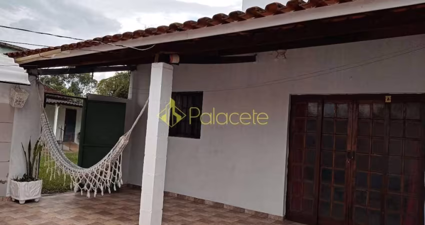Chácara à venda 5 Quartos, 1 Suite, 3 Vagas, 1600M², Parque Shangrilá, Pindamonhangaba - SP