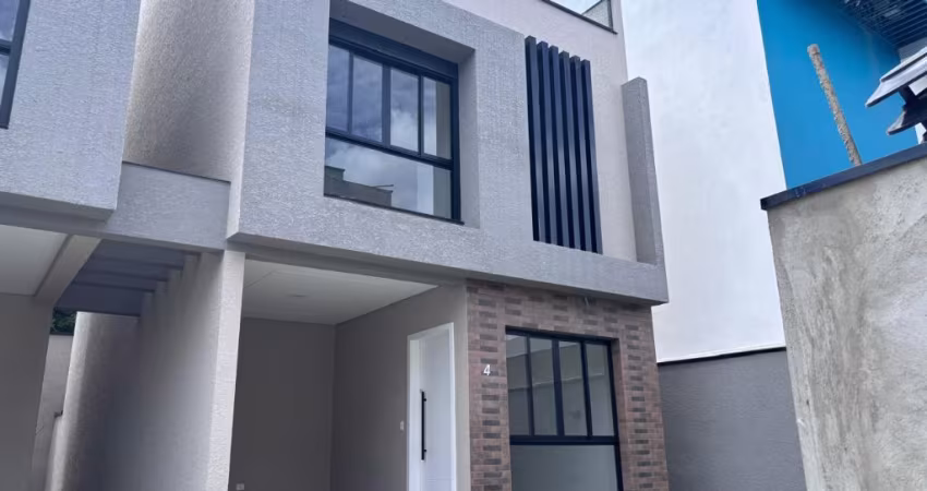 INTERNO COM AMPLO TERRENO E EXCELENTE LOCALIZAÇÃO