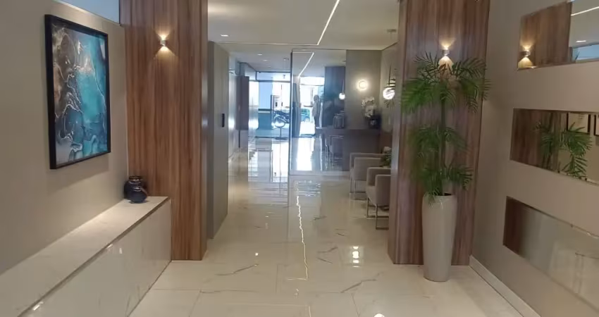 Apartamento com excelente vista, na melhor localização no bigorrilho
