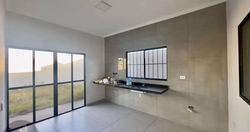 Casa com 3 dorms, Bosque das Araras, Três Lagoas - R$ 380 mil, Cod: 1205