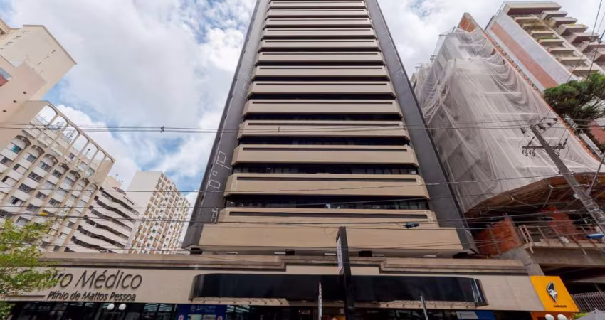 Conjunto Comercial para alugar, 60.72 m2 por R$4050.00  - Agua Verde - Curitiba/PR