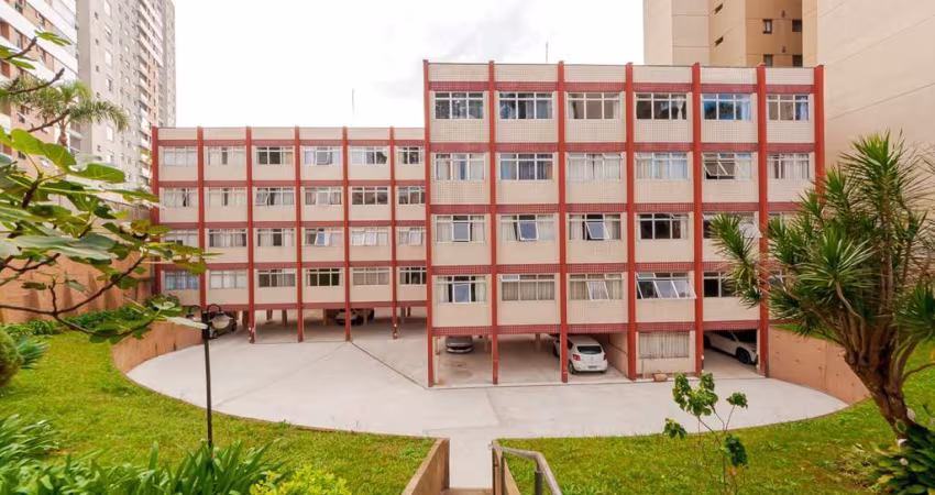 Apartamento com 3 quartos  para alugar, 76.55 m2 por R$2700.00  - Agua Verde - Curitiba/PR