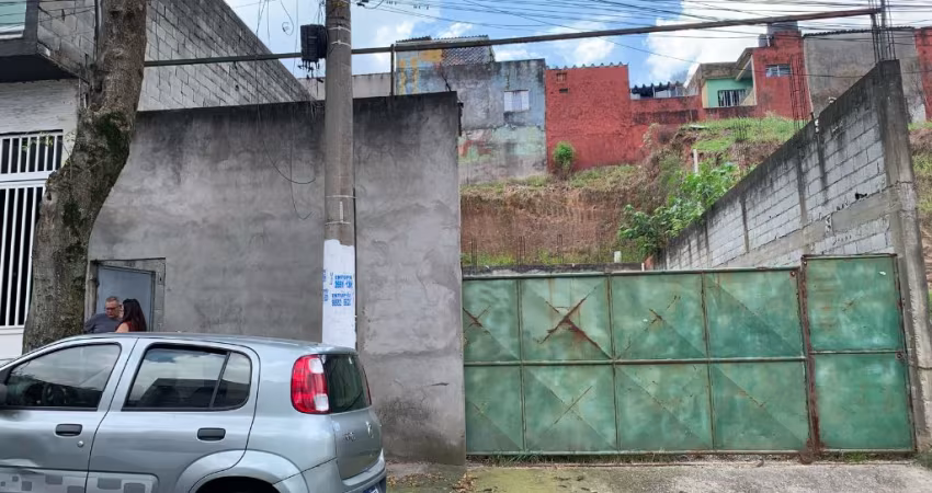 Terreno com 250m² com estrutura para construção na zona leste