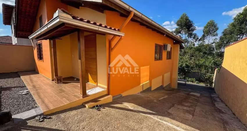 Casa semimobiliada | jaraguá esquerdo | 3 quartos | 140m²