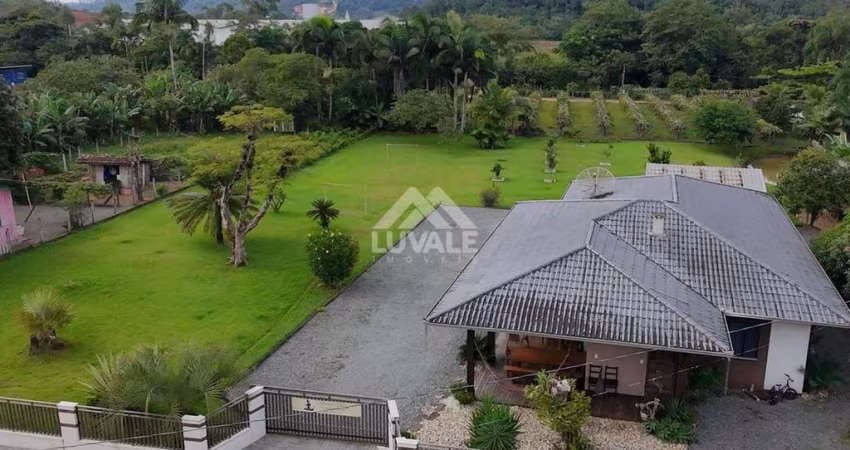 Casa Semimobiliada | Schroeder I | 3 quartos (1 suíte) | 240m²