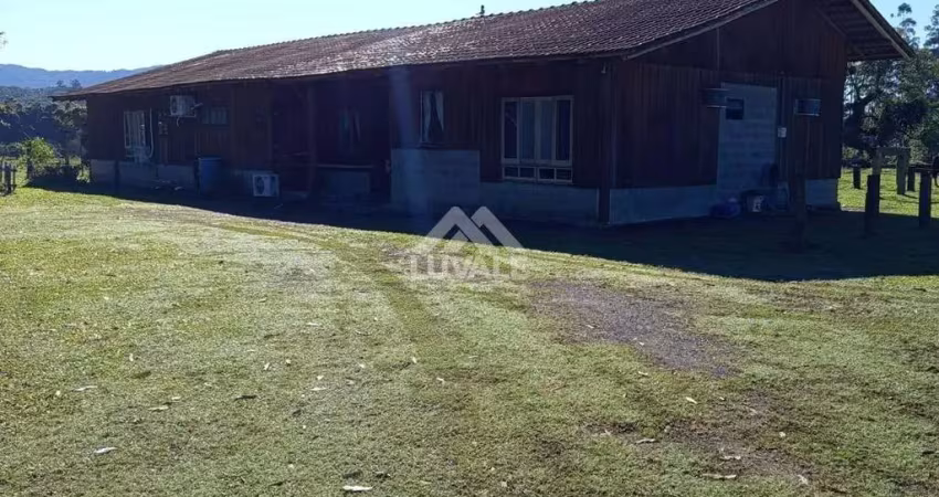 Chácara / sítio com 3 quartos à venda na Rua Luiz Sarti, 1, Nereu Ramos, Jaraguá do Sul