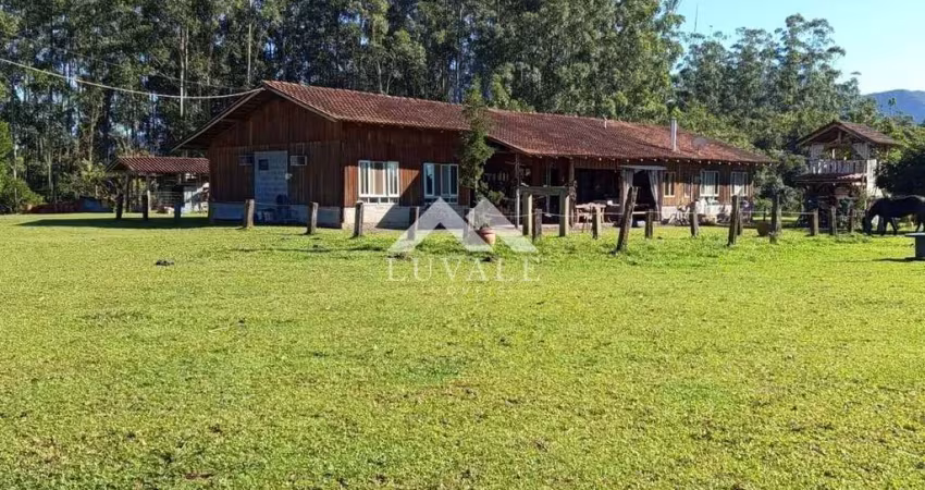 Casa com 3 quartos à venda na Rua Luiz Sarti, 1, Nereu Ramos, Jaraguá do Sul