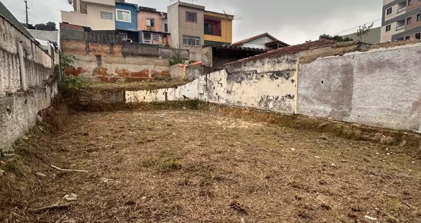 Terreno plano medindo 250 metros no Independência