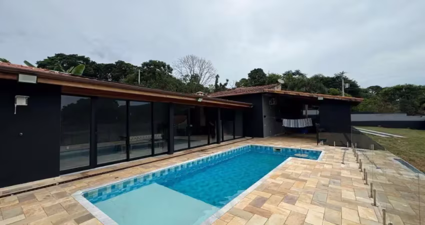 Chacara 1800 metros com piscina e churrasqueira
