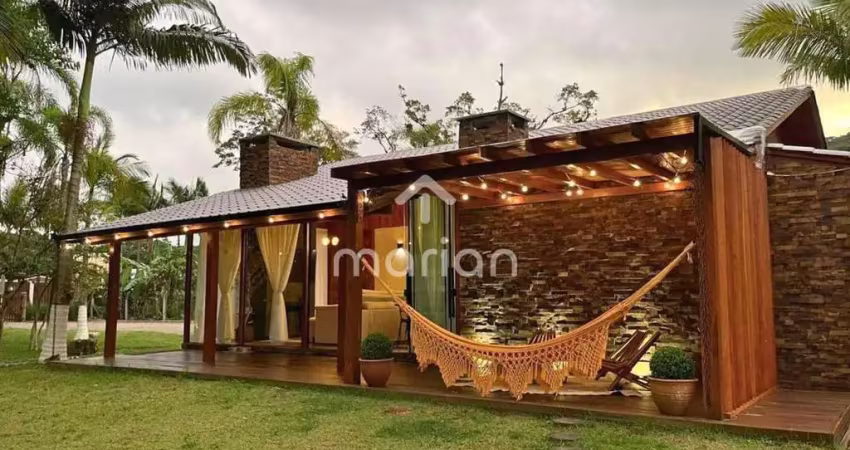 Casa com 3 quartos, Santa Lídia - Penha