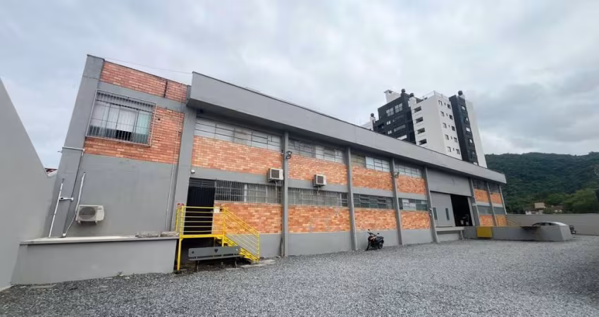 Barracão / Galpão / Depósito à venda no Garcia, Blumenau 