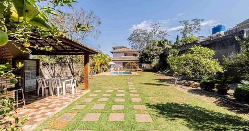 Casa Mobiliada, porteira fechada com 7 quartos à venda, 420 m² por R$ 1.490.000 - Chácara Recanto Verde - Cotia/SP