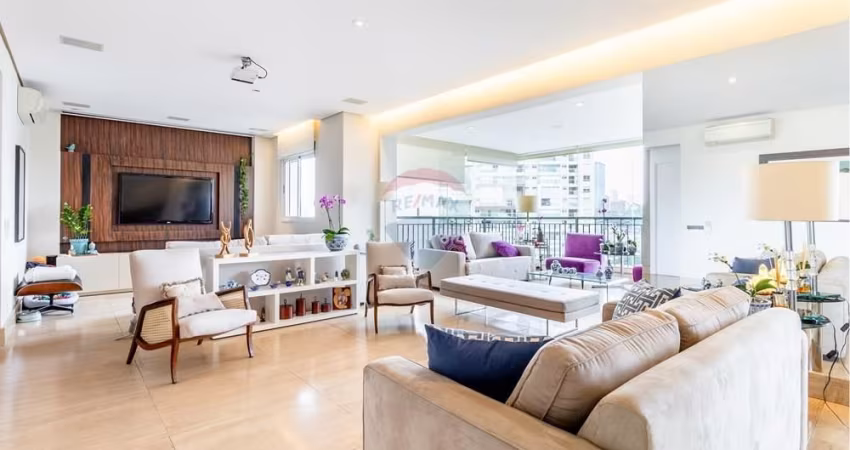 Apartamento com 205 M2 . 3 Suítes e 4 vagas de garagem .Lazer Completo no Brooklin ao lado do Shopping Morumbi e Market Place.