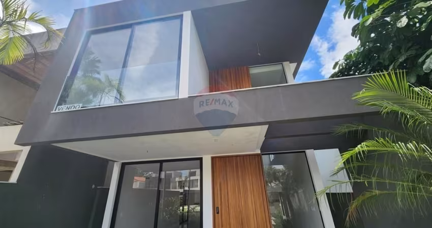 Casa à Venda - Condomínio Rio Mar - Barra da Tijuca - 350 m² - 4 Suítes - Piscina - Lazer - R$ 4.2000.000