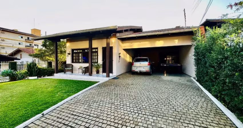 Casa com 4 quartos à venda no Velha Central, Blumenau 