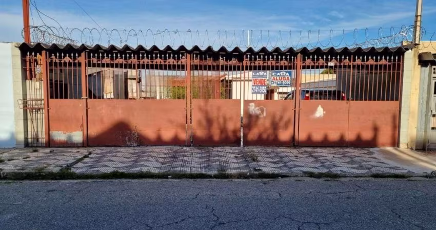 Sobrado com 04 quartos e 04 vagas á venda na Cidade A. E. Carvalho