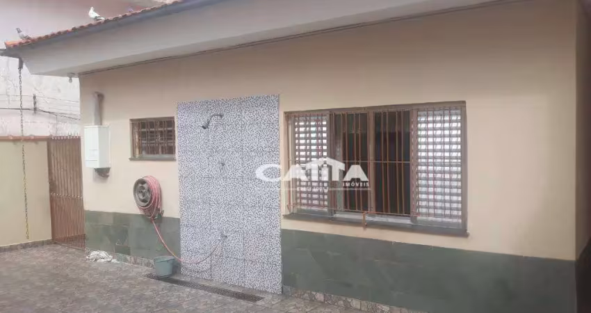 Casa térrea com 03 quartos à venda na Vila Carmosina em Itaquera