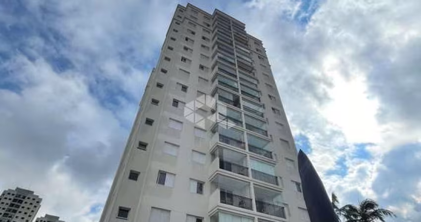 LINDO APARTAMENTO COM SALA AMPLIADA NO GOPOUVA