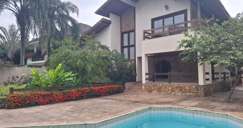 Maravilhosa casa no condomínio de luxo ALAMEDAS DOS EUCALÍPTOS !