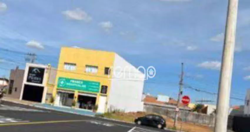 Barracao com 3 salas superiores e um otimo espaco interno na parte térrea