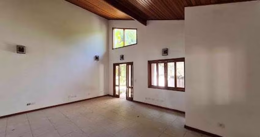 Casa com 3 dormitórios à venda, 370 m² por R$ 1.100.000,00 - Parque da Figueira - Carapicuíba/SP