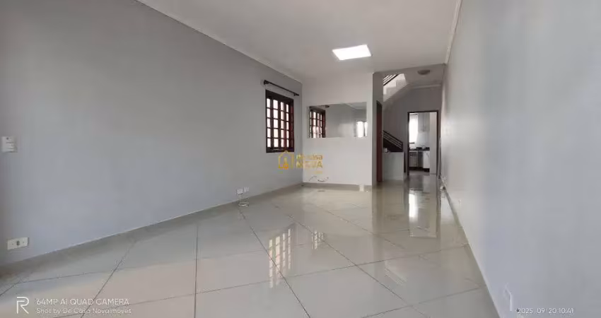 Casa em condomínio fechado com 3 quartos para alugar na Rua Rua Gagliari, 225, Granja Caiapiá, Cotia