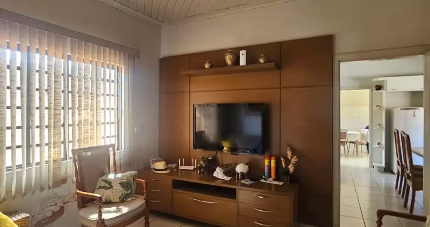 Casa com 3 quartos à venda no centro de mirassol/sp!