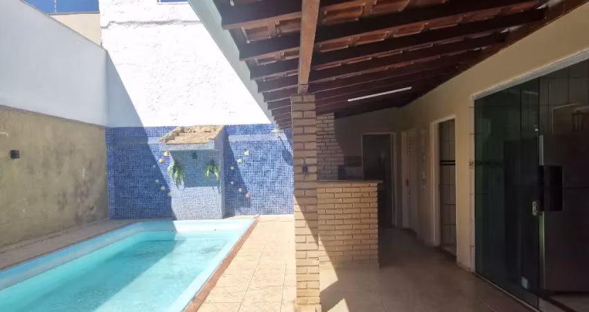 Linda casa com 3 quartos e piscina à venda no jardim marilu, mirassol/sp!