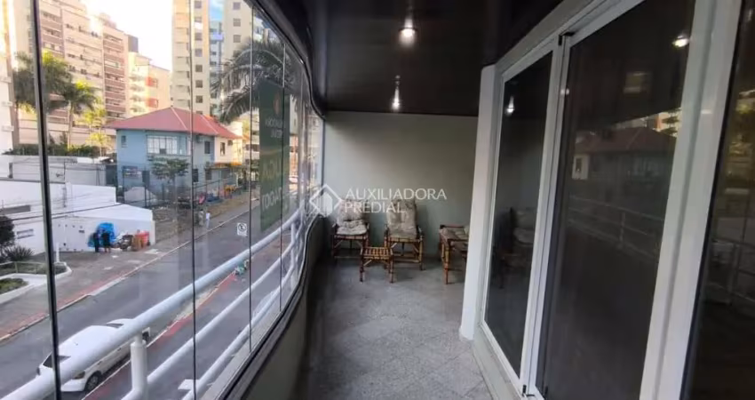 Apartamento com 4 quartos para alugar na Rua Desembargador Urbano Salles, 176, Centro, Florianópolis