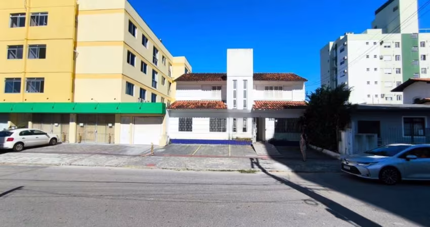 Casa comercial para alugar na Rua Presidente Gama Rosa, 252, Trindade, Florianópolis