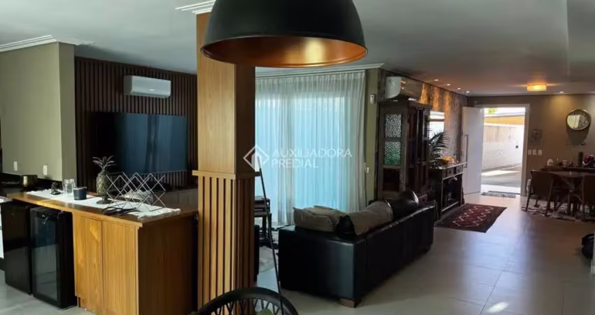 Casa com 4 quartos para alugar na Rua Deputado Fernando Viegas, 478, Ponta das Canas, Florianópolis