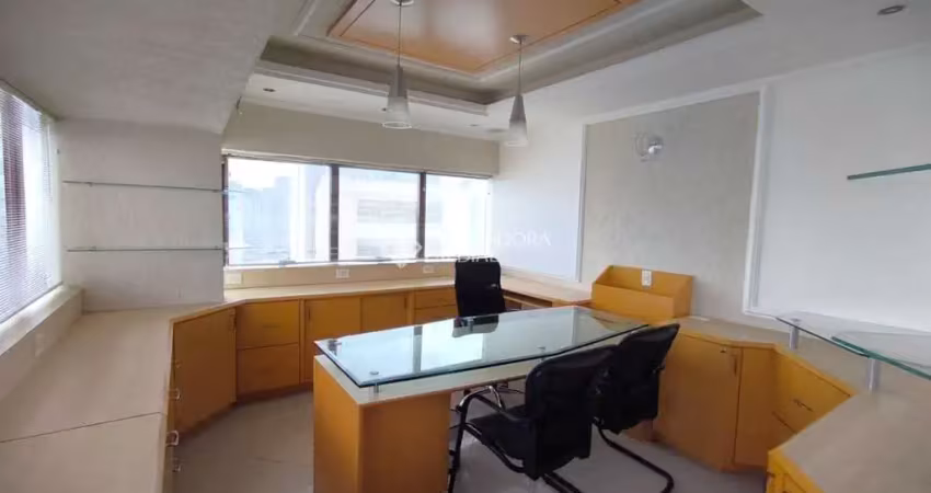Sala comercial para alugar na Rua Dom Jaime Câmara, 66, Centro, Florianópolis