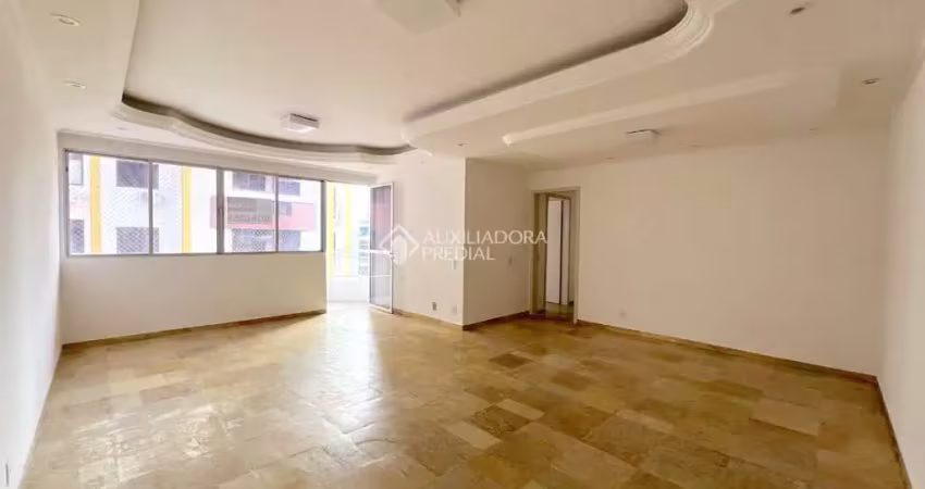 Apartamento com 3 quartos para alugar na Rua Altamiro Guimarães, 386, Centro, Florianópolis